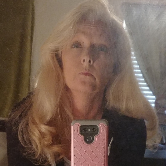 Meet your Posher, Paula - Picture 2 of 5